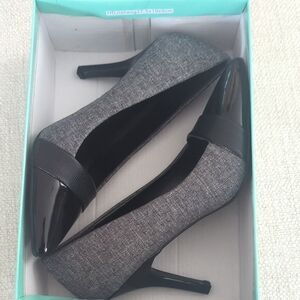 Chic Black and Gray Women's Heels